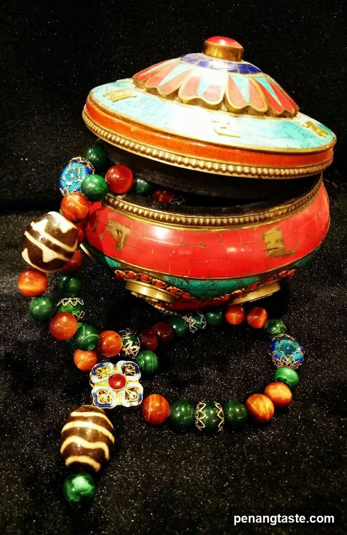 Tibetan-style decorative object