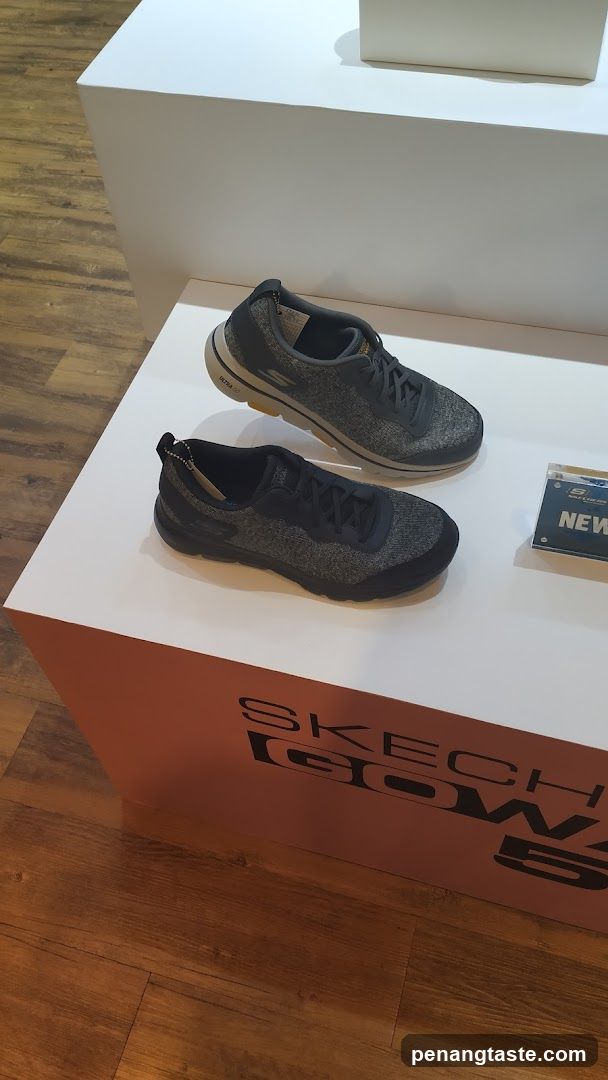 Skechers Shoes Display