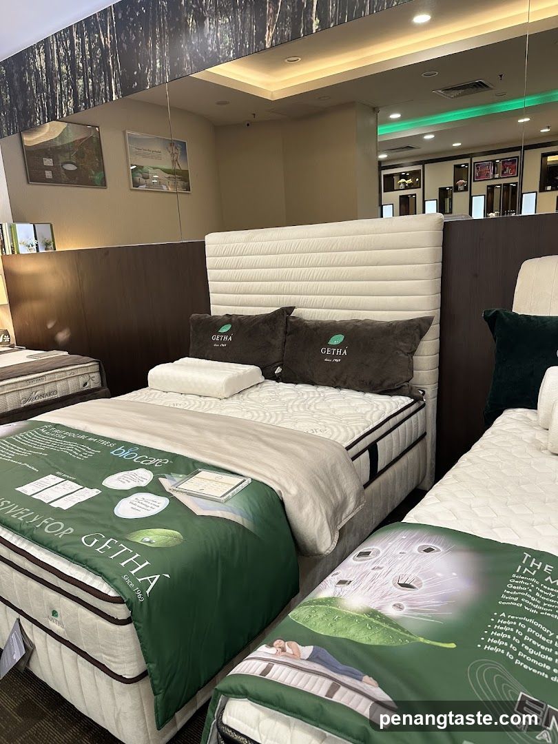 Mattress Store Interior Display