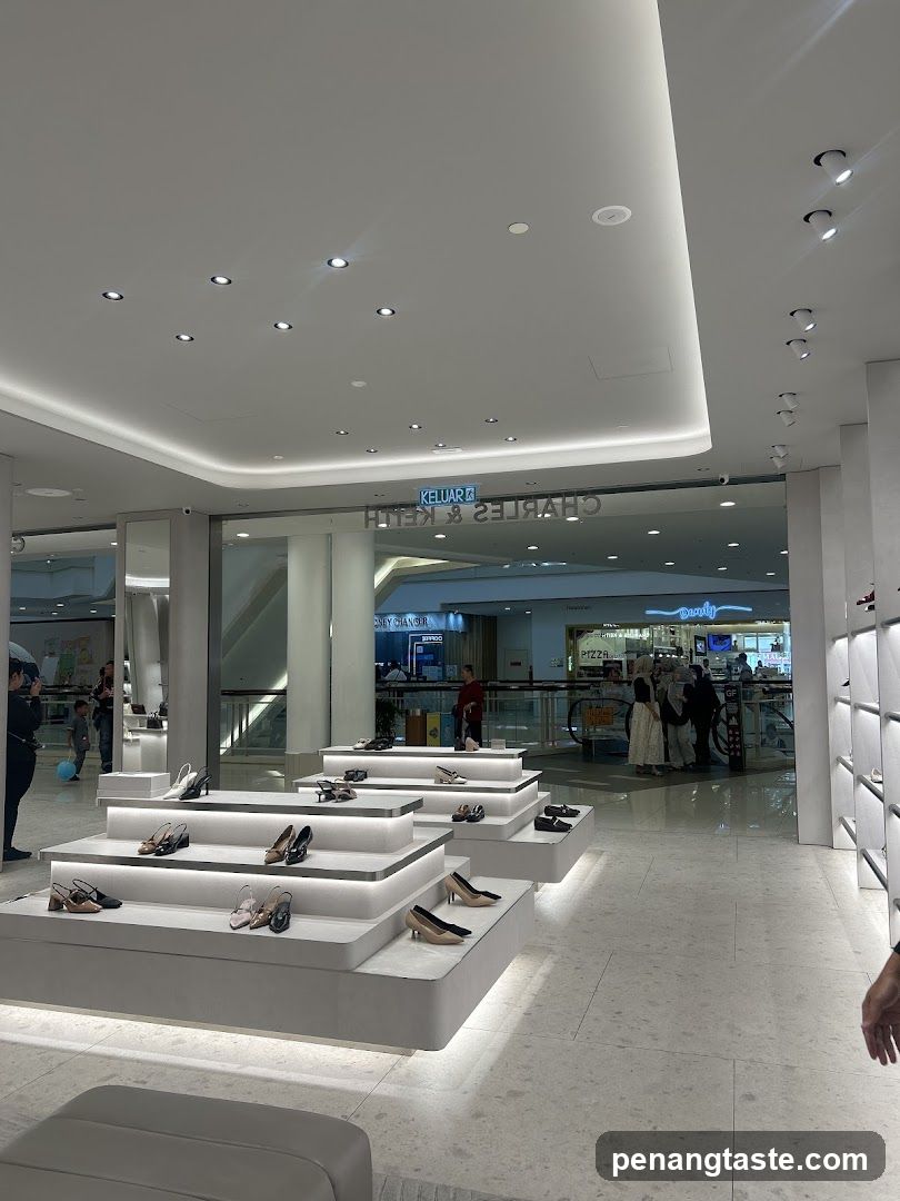 CHARLES & KEITH