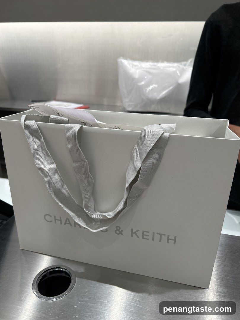 CHARLES & KEITH