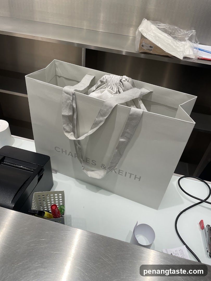 CHARLES & KEITH
