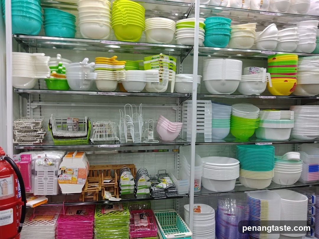 Kitchenware Display