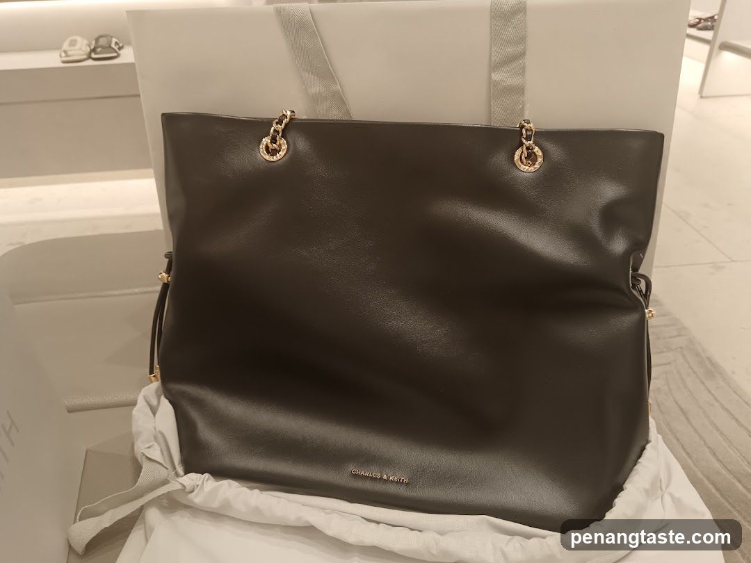 Charles & Keith Bag Display