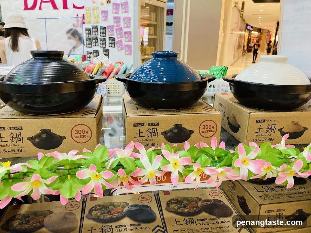 Earthen Pots Display