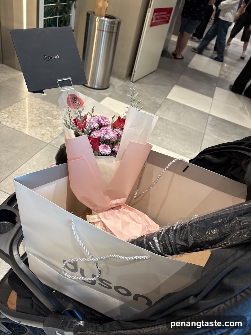 Dyson Shopping Bag with Bouquet