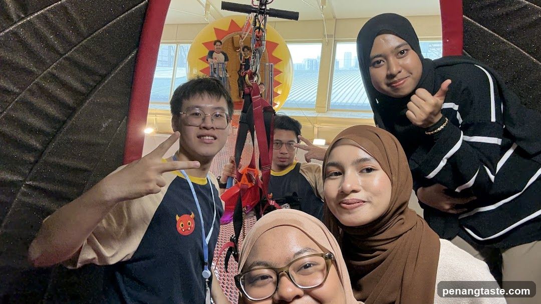 Group photo at indoor attraction
