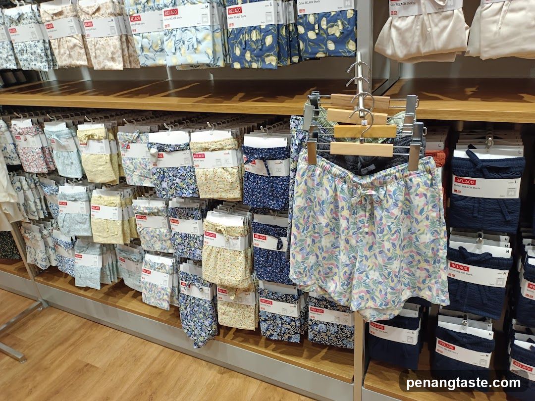 RELACO shorts display