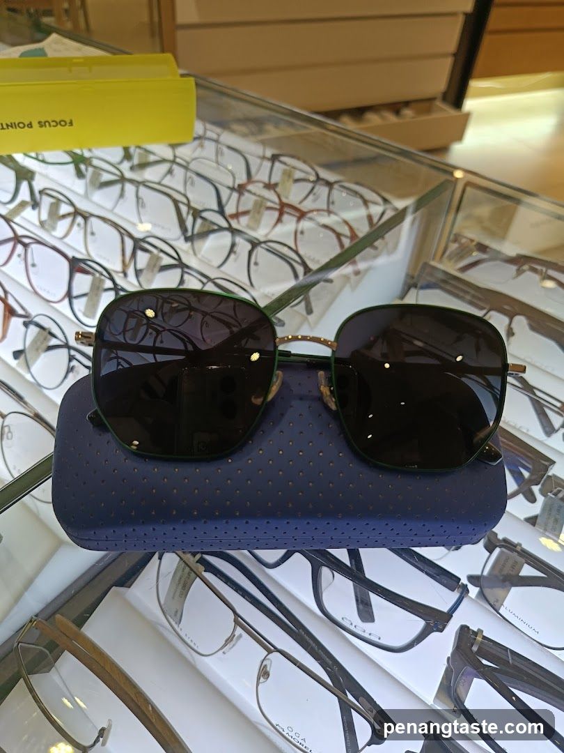 Eyeglasses Display