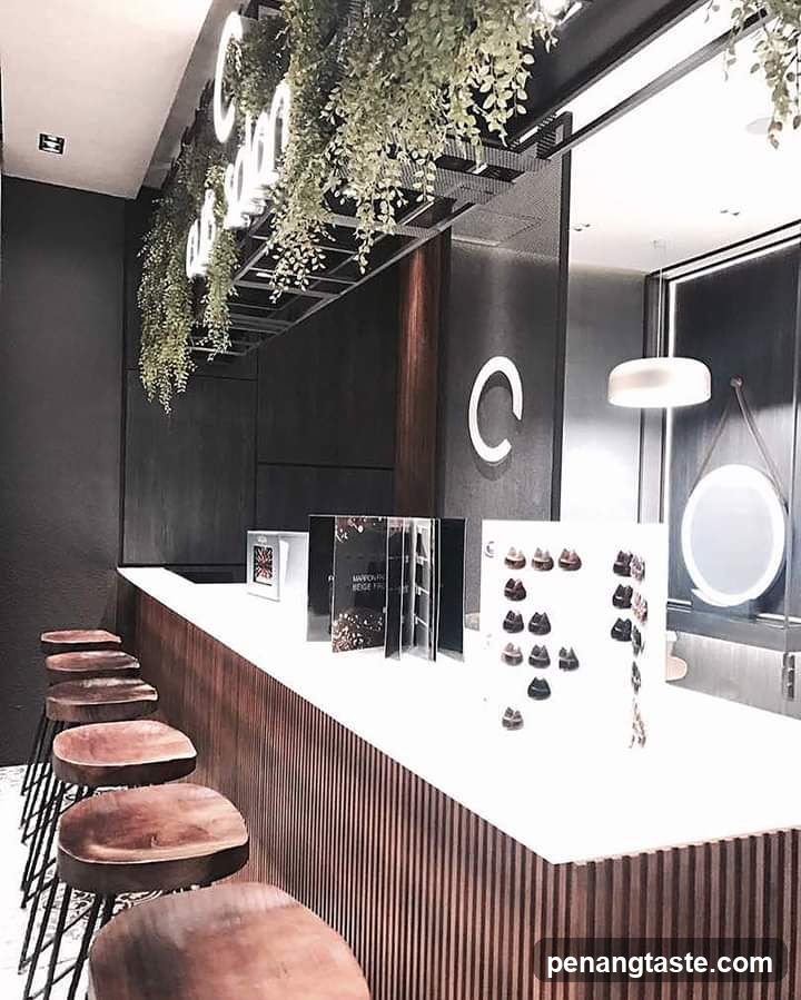 Cuts Salon