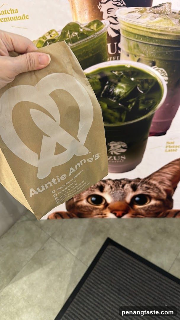 Auntie Anne's Bag and Drinks