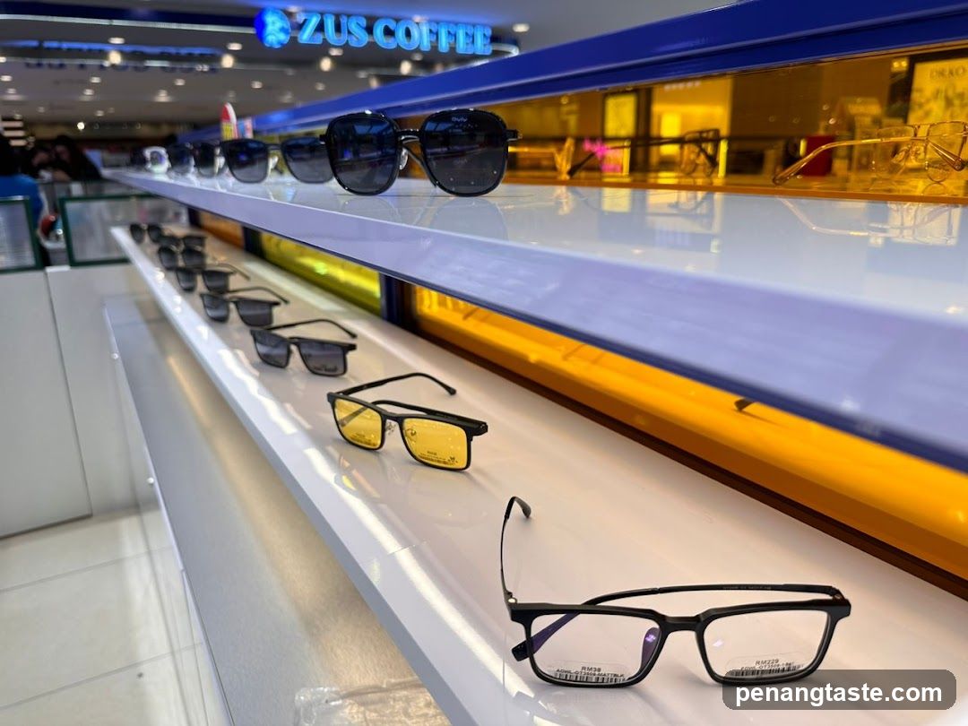Eyeglasses and Sunglasses Display
