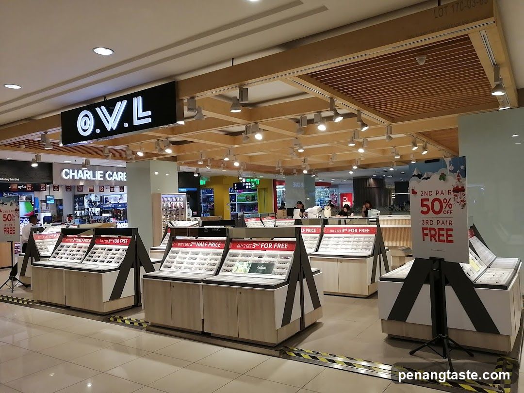 Eyewear Store Display