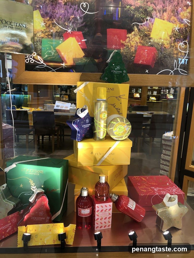 L'Occitane Holiday Display