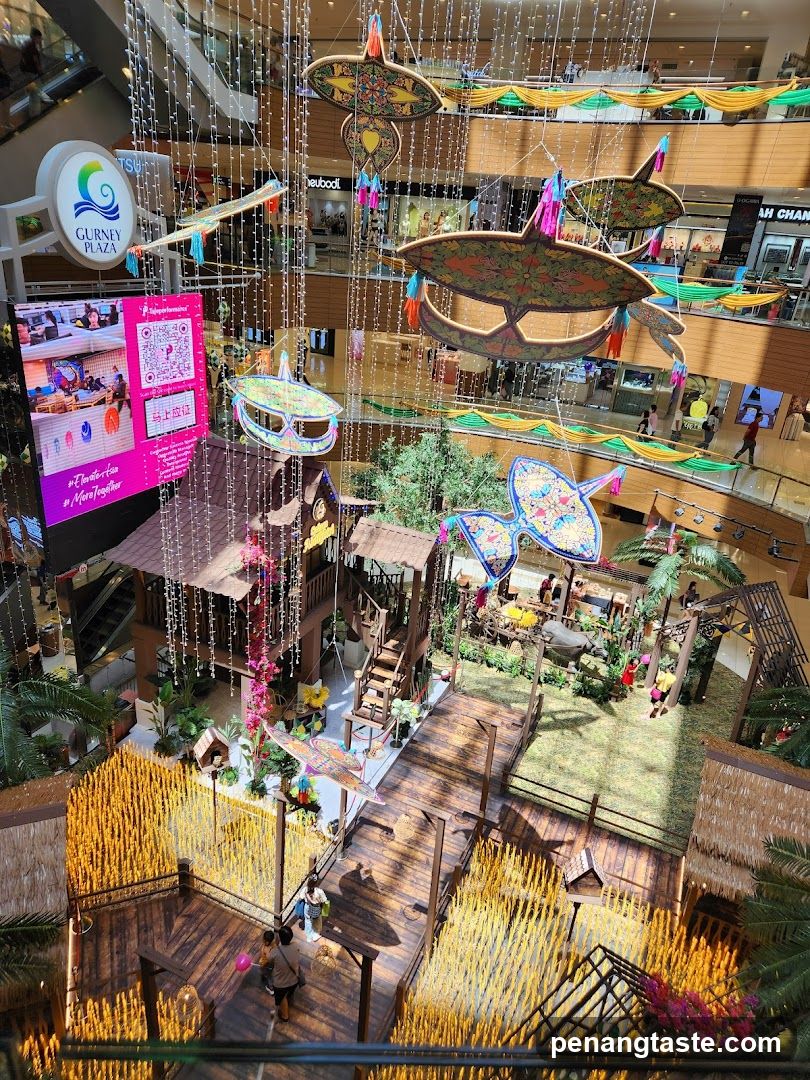 Gurney Plaza Decoration