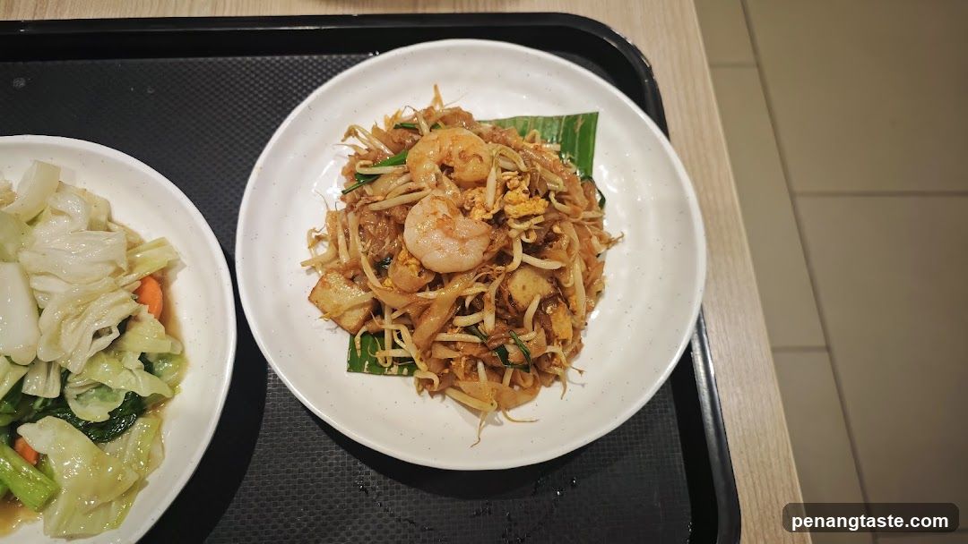 Stir-fried Noodles with Shrimp and Vegetables