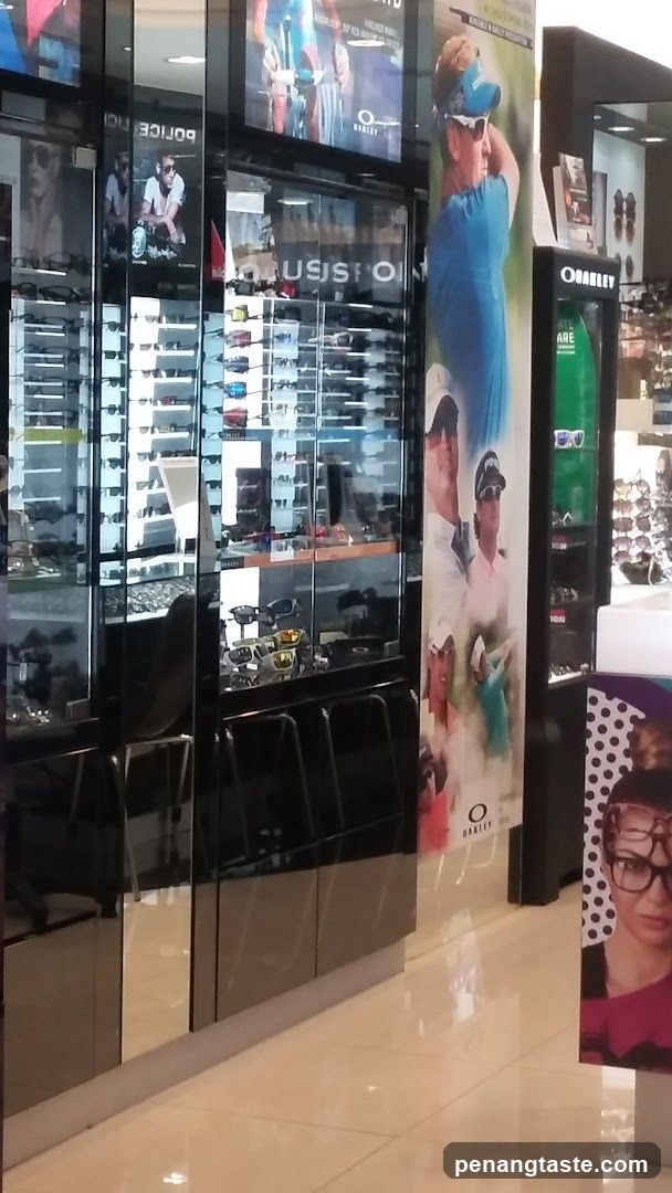 Eyewear Store Display