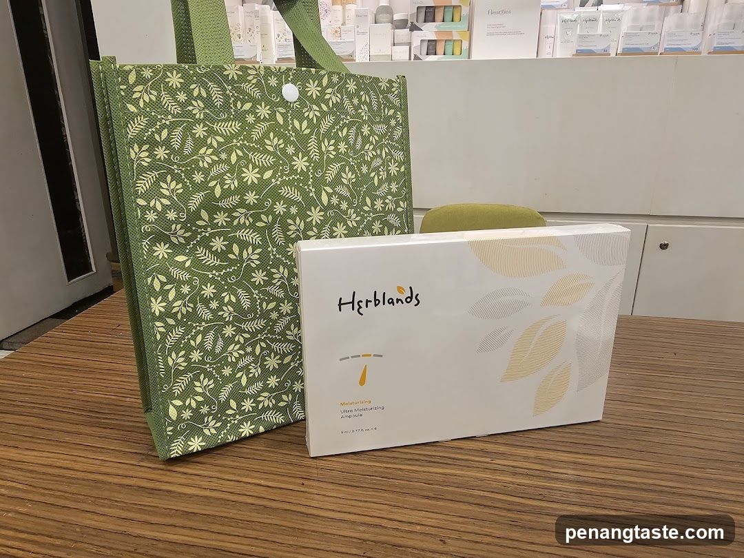 Herblands Moisturizing Ampoule Box and Bag