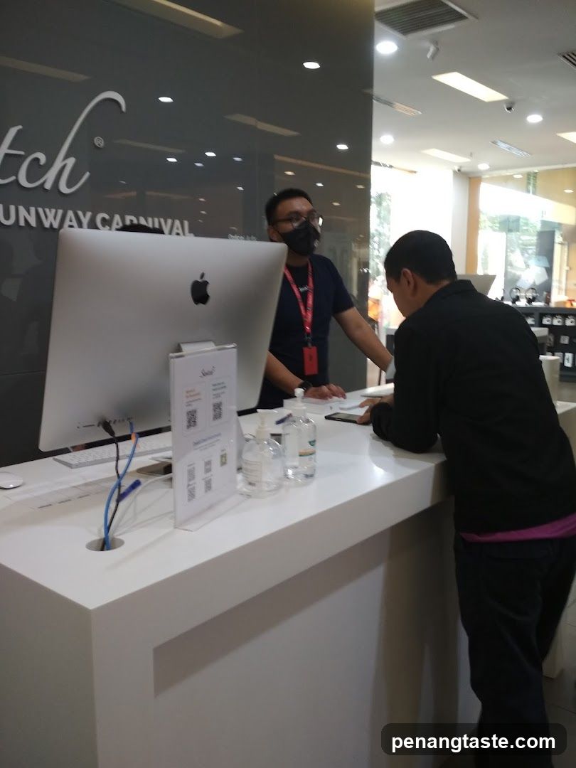 Customer Service Counter