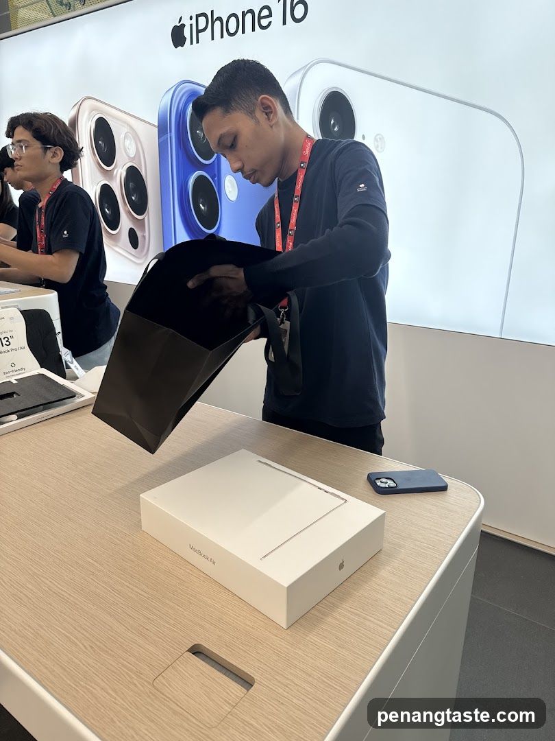 Apple Store Interior
