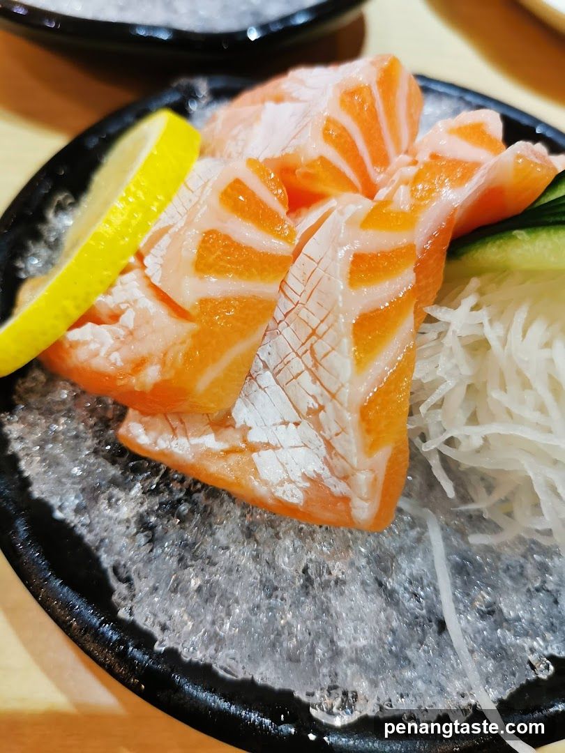 Salmon Sashimi with Ice and Lemon