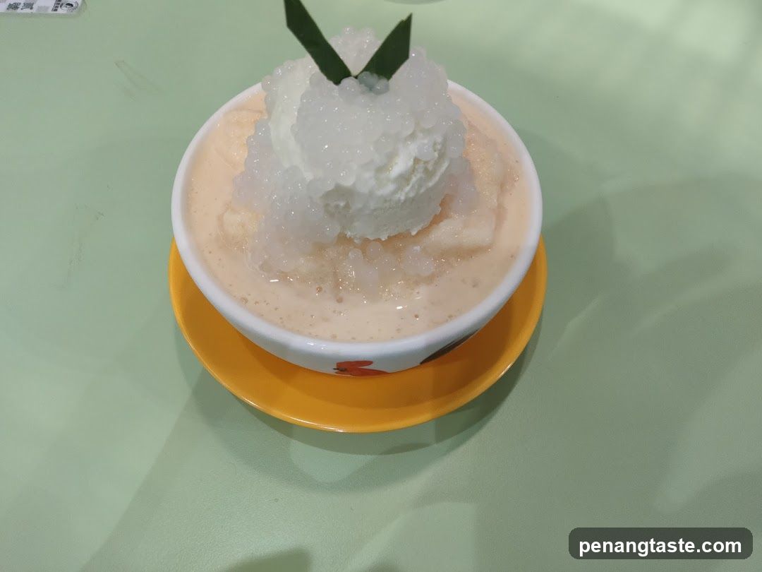 Beverage with shaved ice and cream