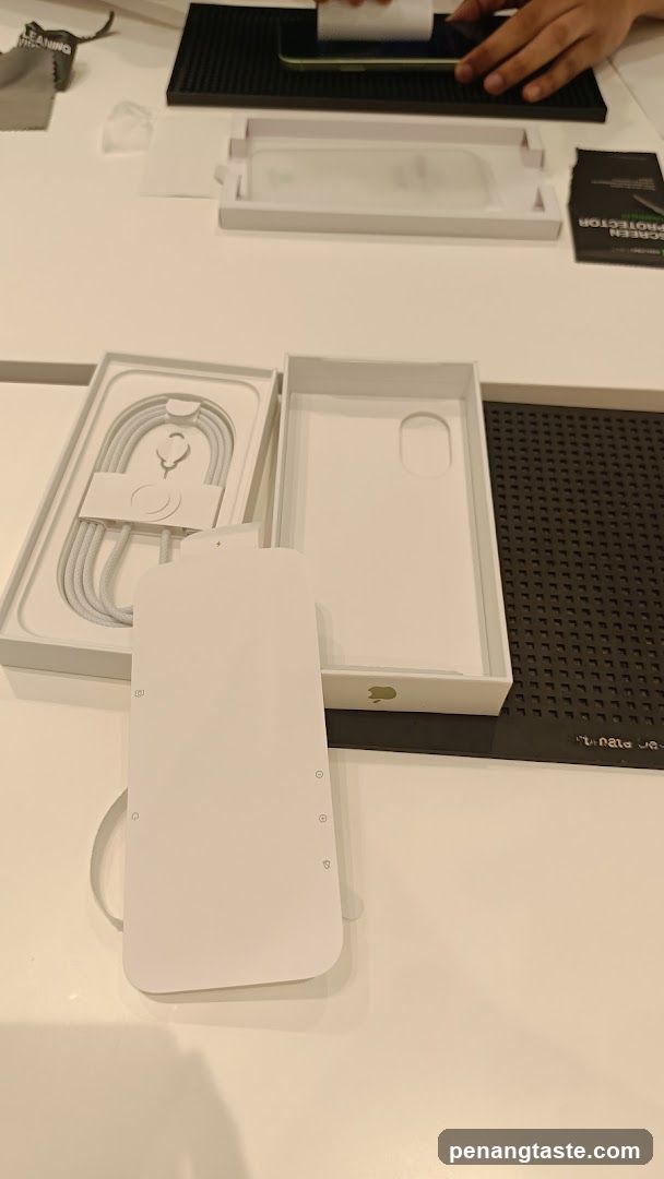 Unboxing Apple Product