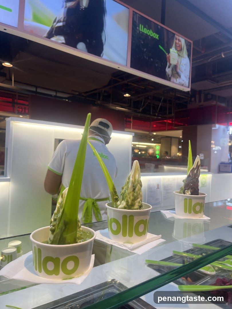Llaobox Interior Display