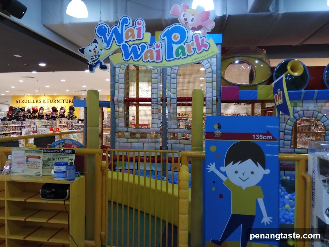 Wai Wai Park Entrance