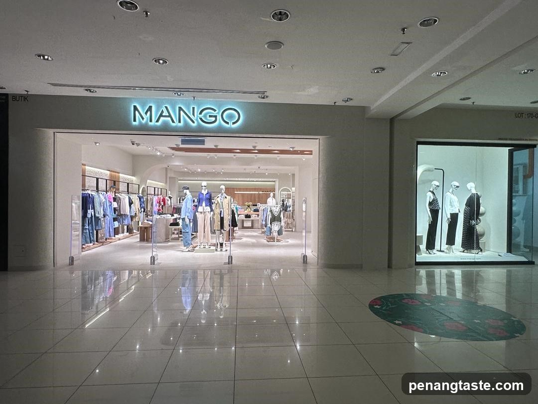 MANGO Storefront Interior