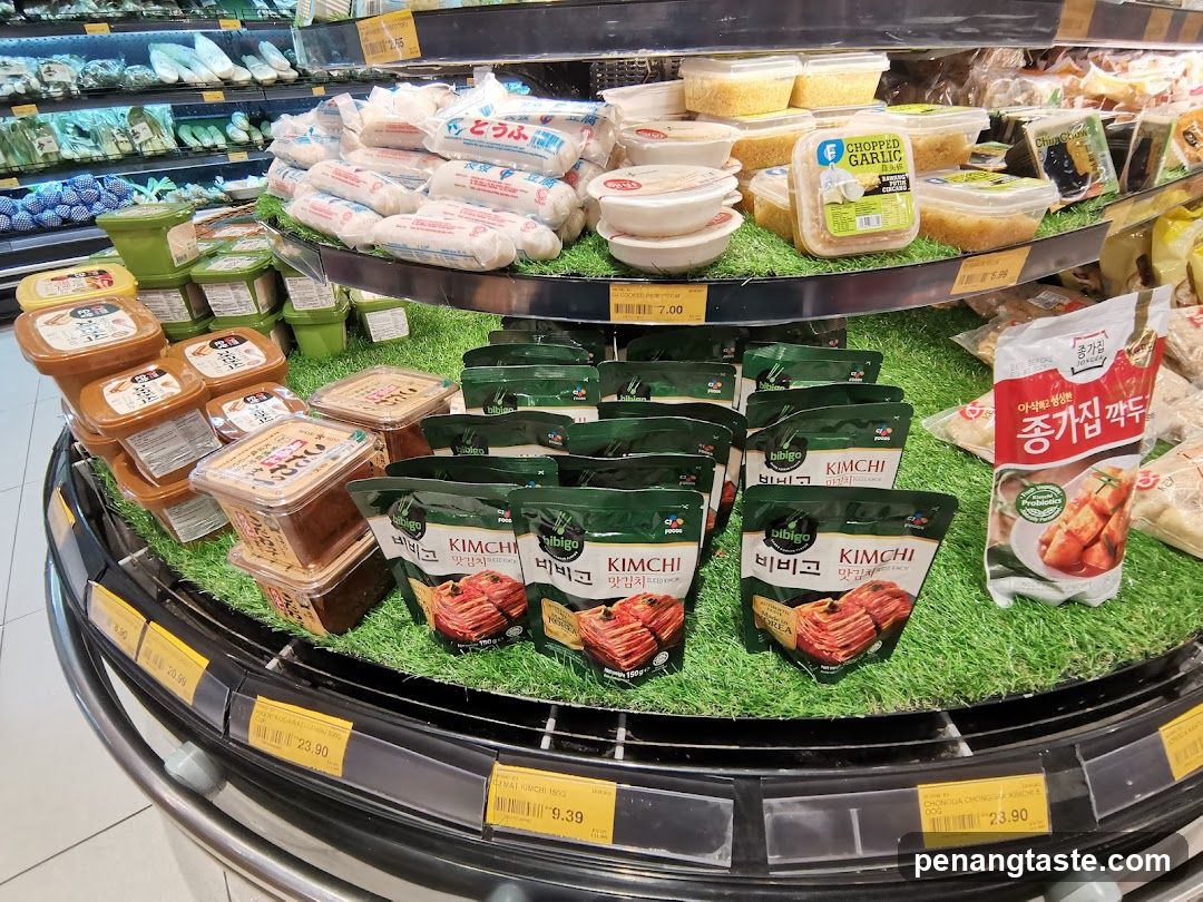 Grocery Store Interior Display