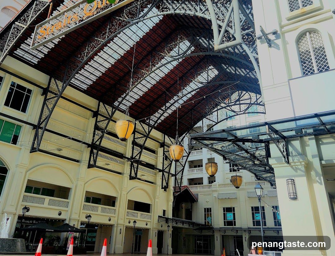 Straits Quay Entrance