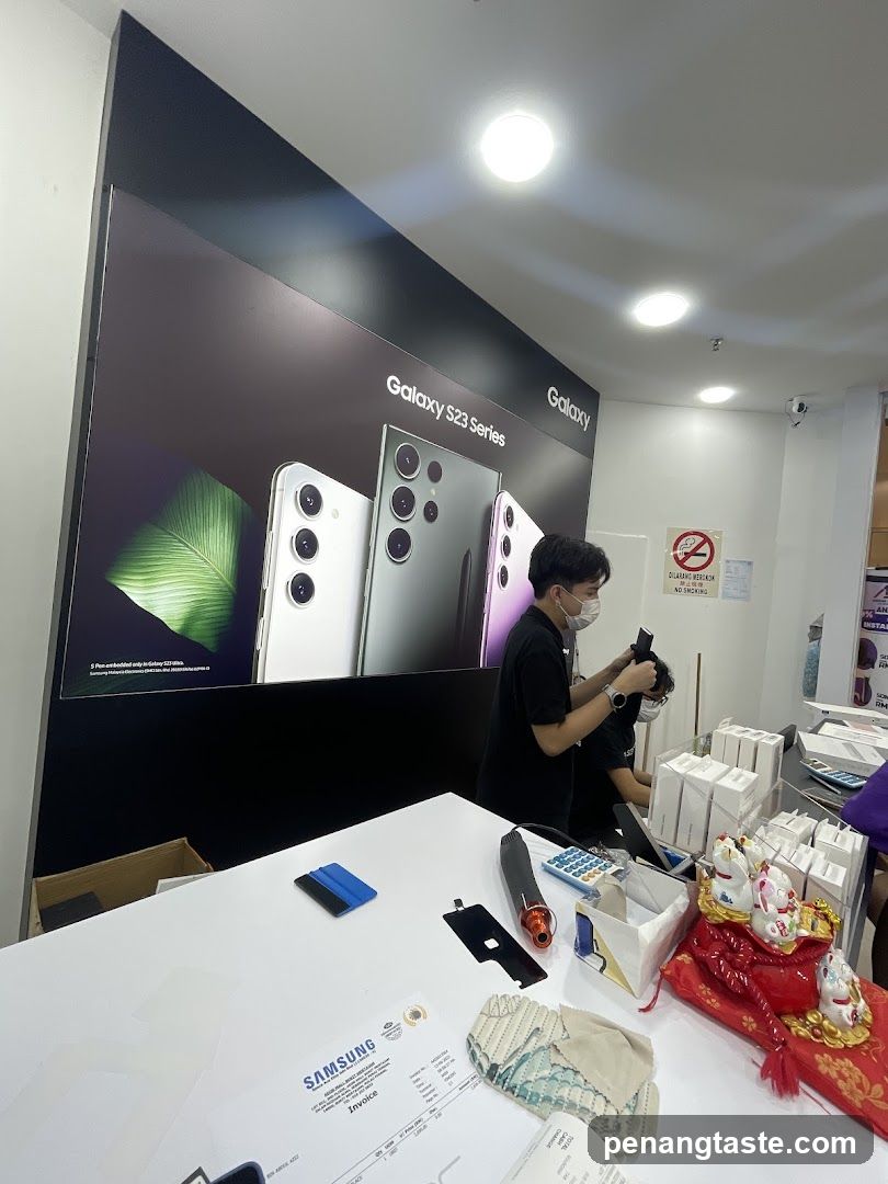 Samsung Store Interior