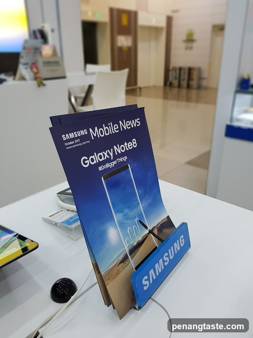 Samsung Mobile News Display
