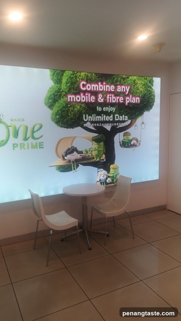 Maxis One Prime Promotion Display
