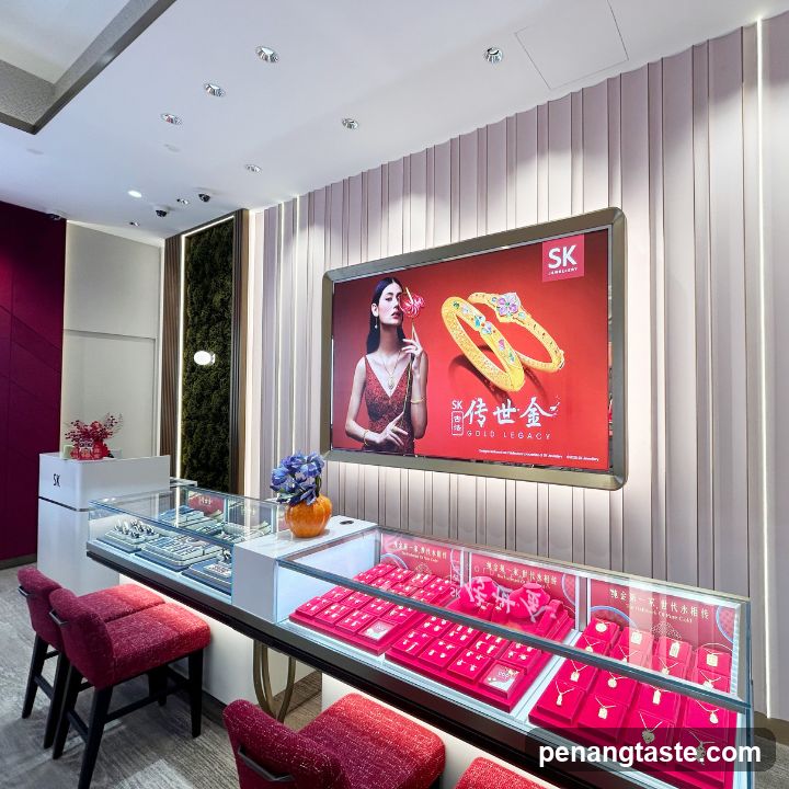 SK Jewelry Store Interior Display