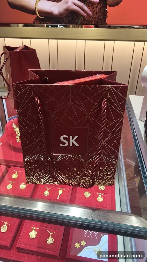SK Jewelry Store Interior Display
