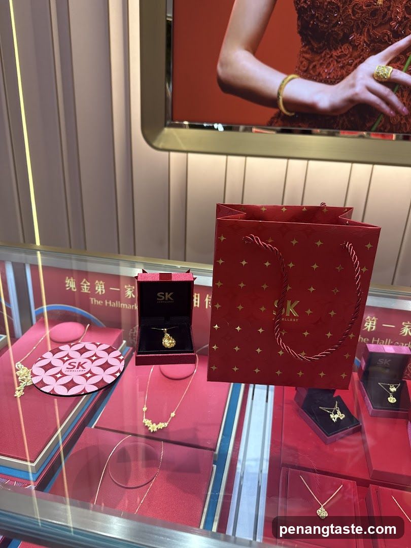Jewelry Display Case with Shopping Bag
