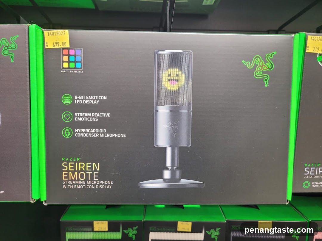 Razer Seiren Emote Microphone Box