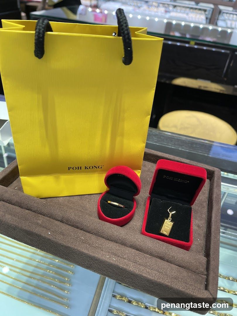 Poh Kong Jewelry Display