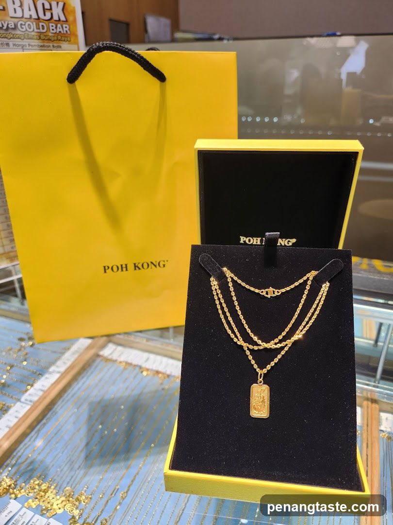 Poh Kong Gold Jewelry Display