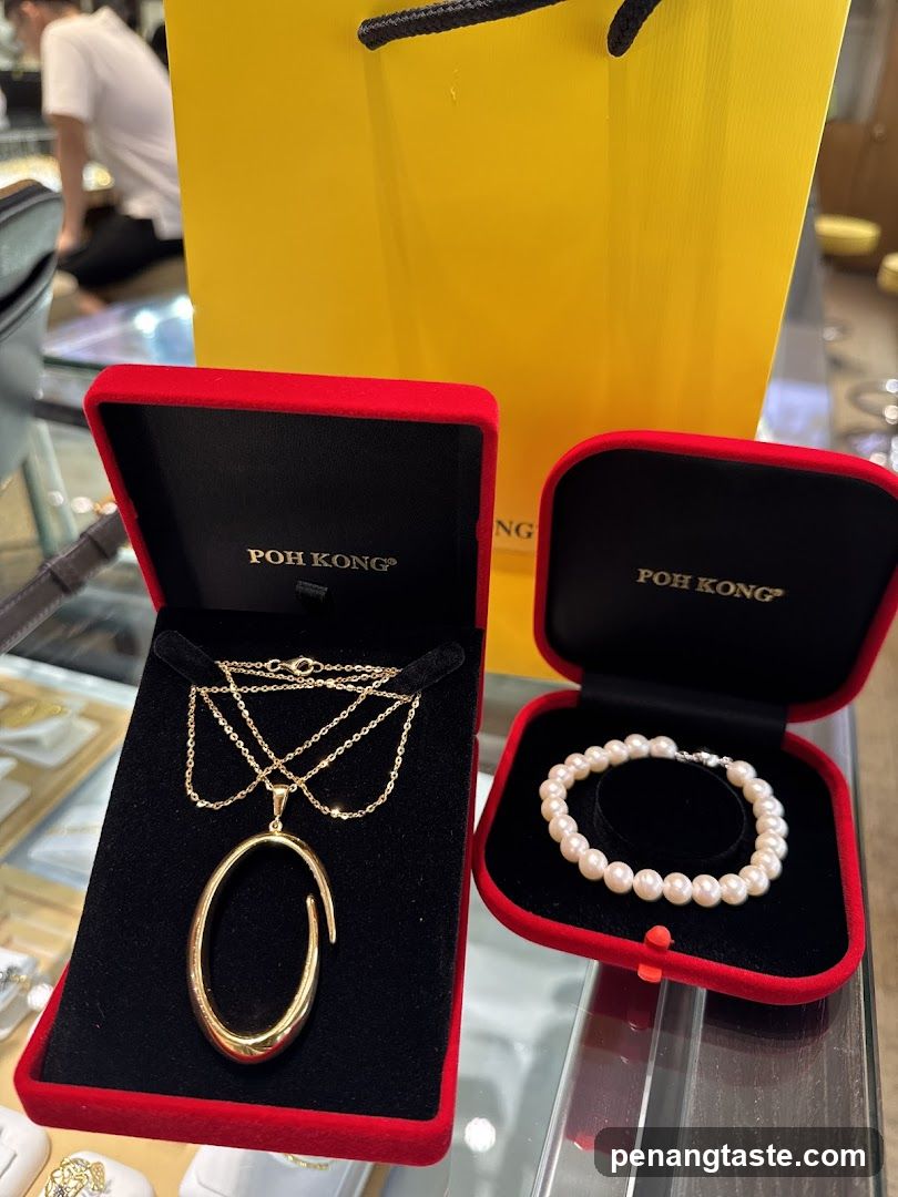 Poh Kong Jewelry Display