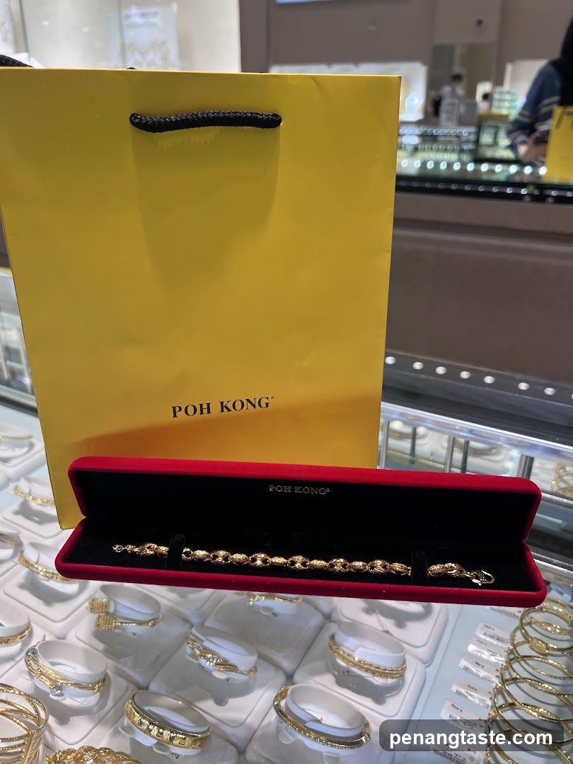 Poh Kong Jewelry Display