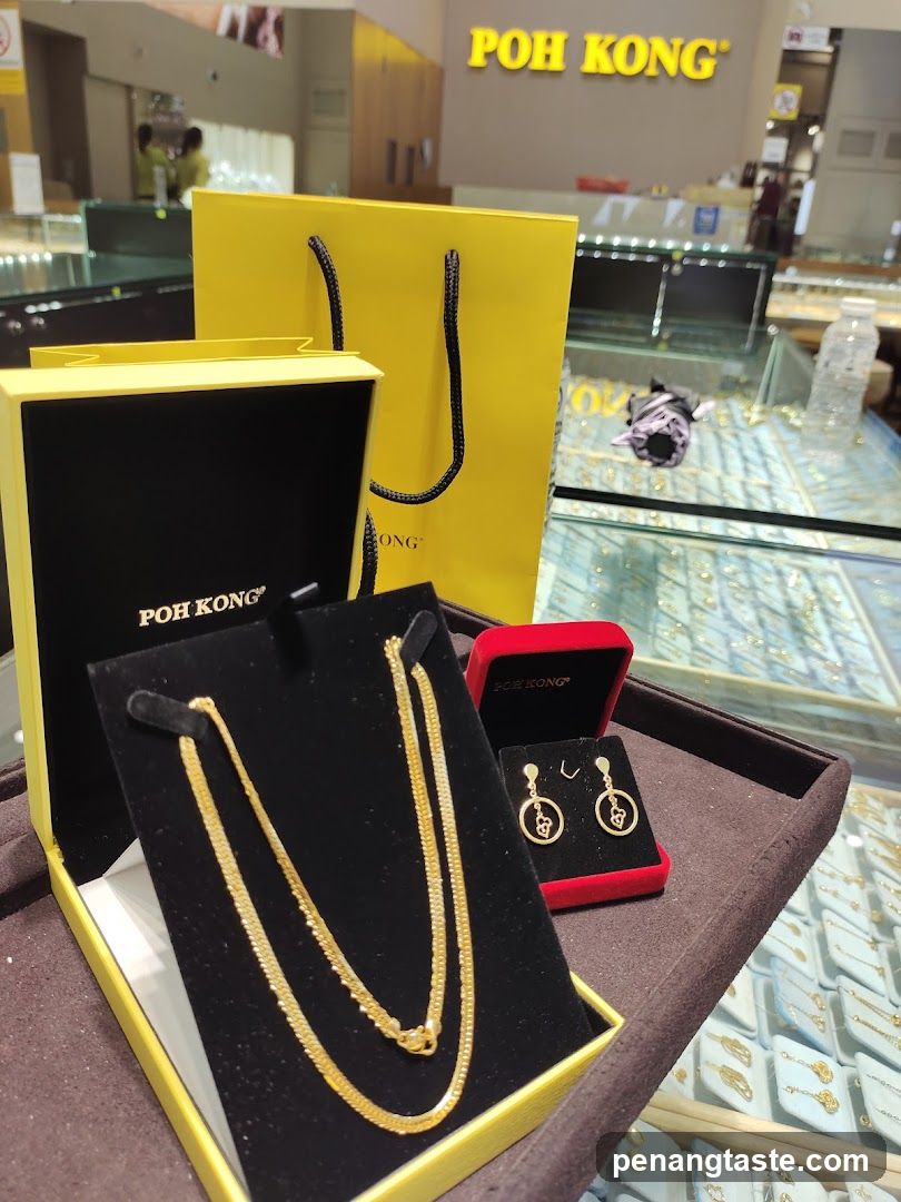 Poh Kong Jewelry Store Interior