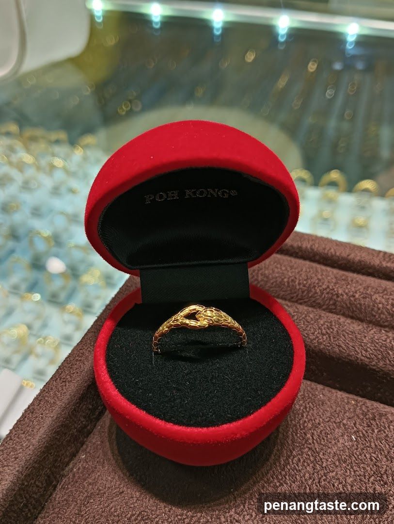 Poh Kong Jewelry Display