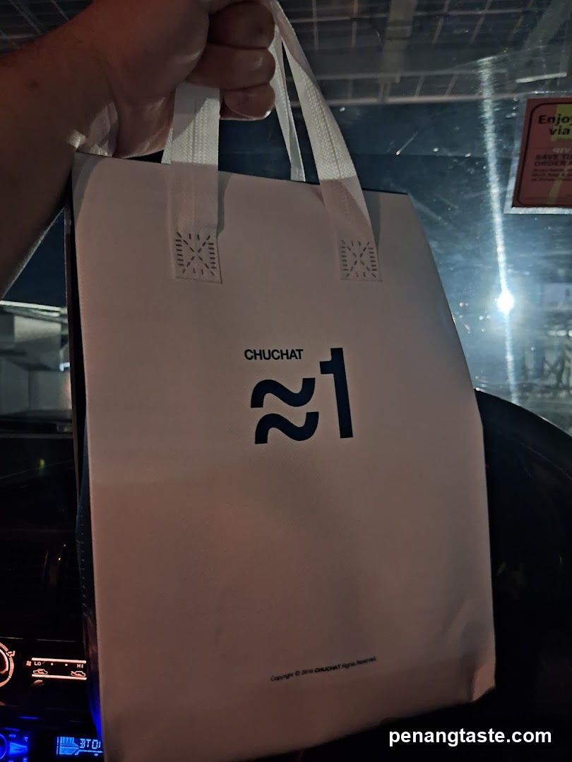 Chuchat 21 branded bag