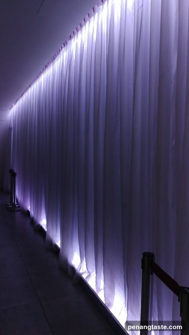 Interior curtain corridor