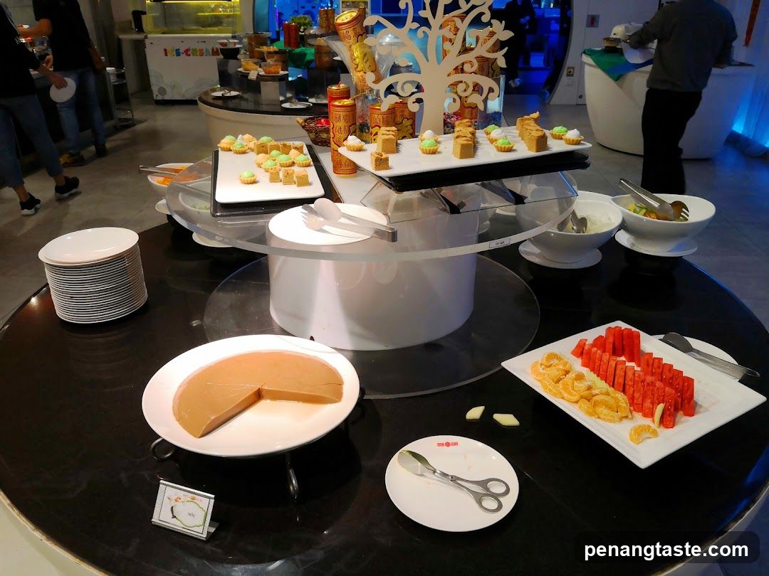 Restaurant buffet display