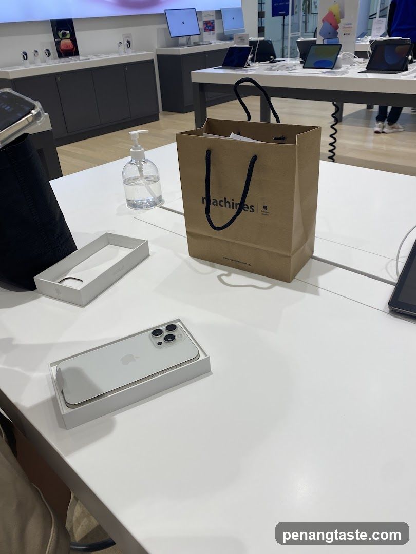 Apple Store Interior