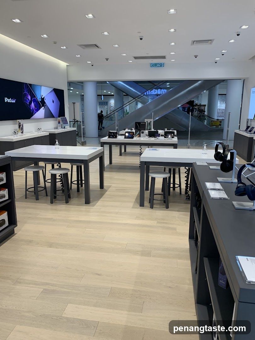 Apple Store Interior